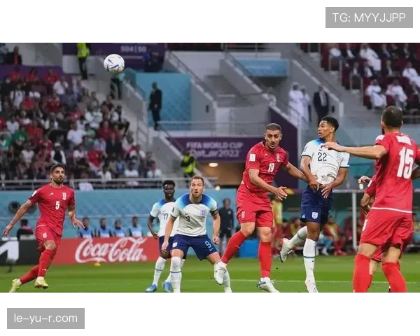 世界杯新星闪耀赛场，年轻球员崛起重塑比赛格局