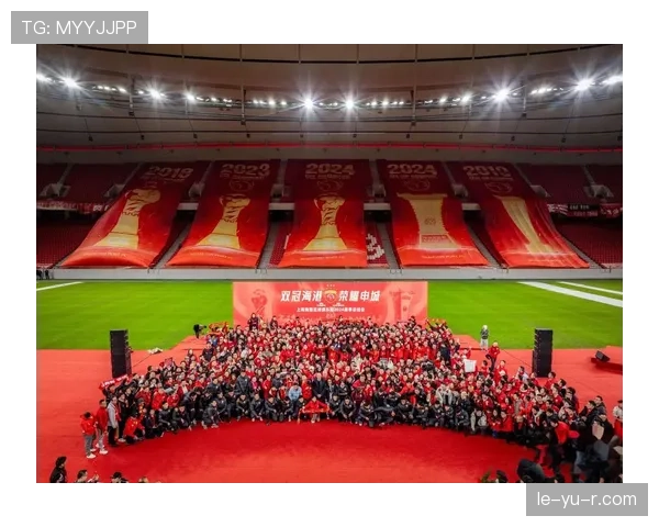 中超新赛季主力球员齐聚赛场，荣耀争夺战一触即发