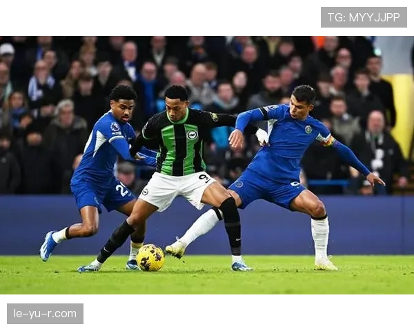 曼联迎战曼城，英超焦点大战引爆红蓝争霸