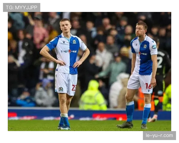 亚当·沃顿率队迎战新赛季，表现引球迷热切期待